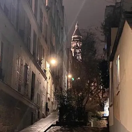 Alex In Montmartre Parigi